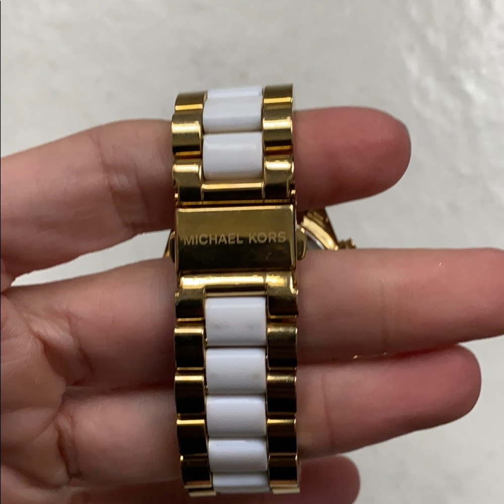 Watch - Picture 4 of 4